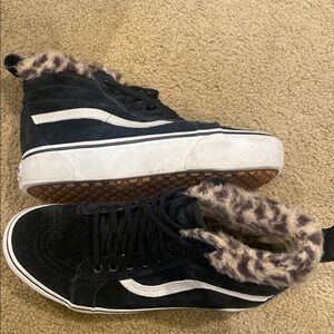 Vans Women's Black High-Top Sneakers